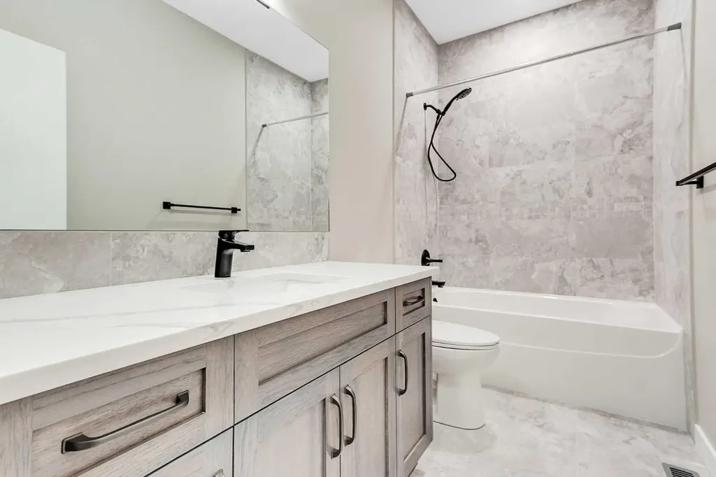 18 Aztec Street Blackfalds AB T4M 0M7