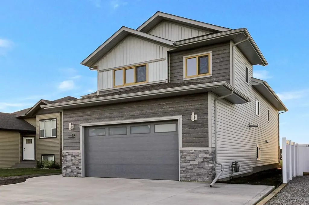 18 Aztec Street Blackfalds AB T4M 0M7