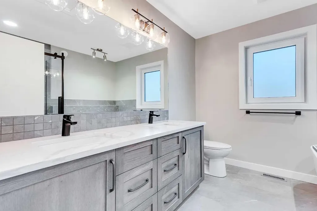 18 Aztec Street Blackfalds AB T4M 0M7