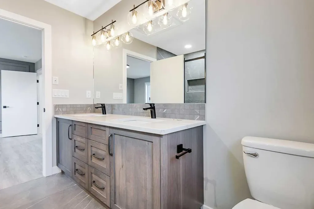 18 Aztec Street Blackfalds AB T4M 0M7