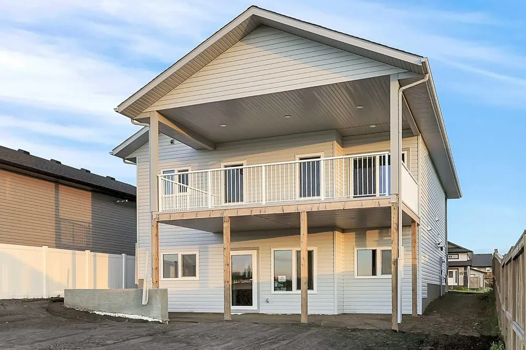 18 Aztec Street Blackfalds AB T4M 0M7
