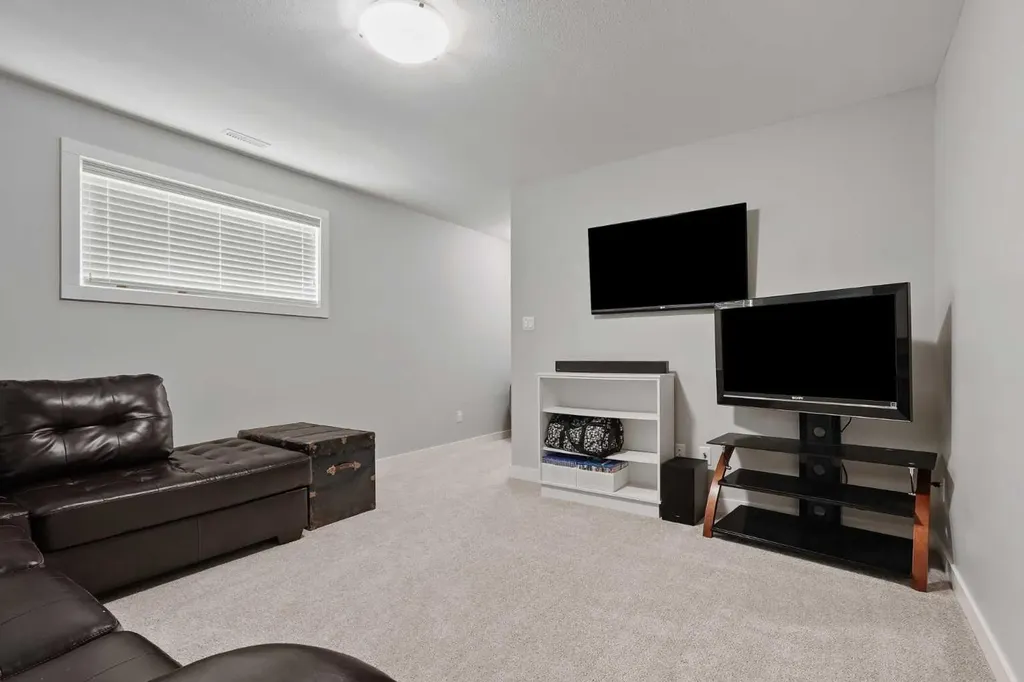 244 Northlander Bend W Lethbridge AB T1J 4S7