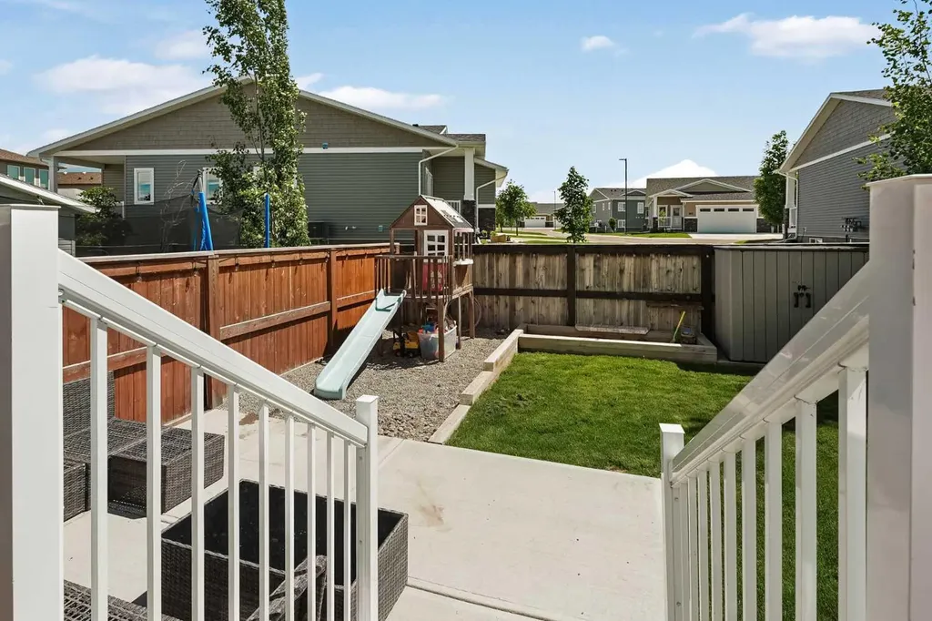 244 Northlander Bend W Lethbridge AB T1J 4S7