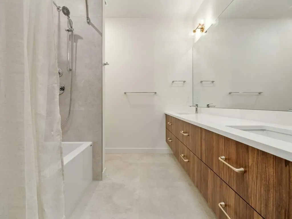 102 Scenic Drive N Lethbridge AB T1H 5L9