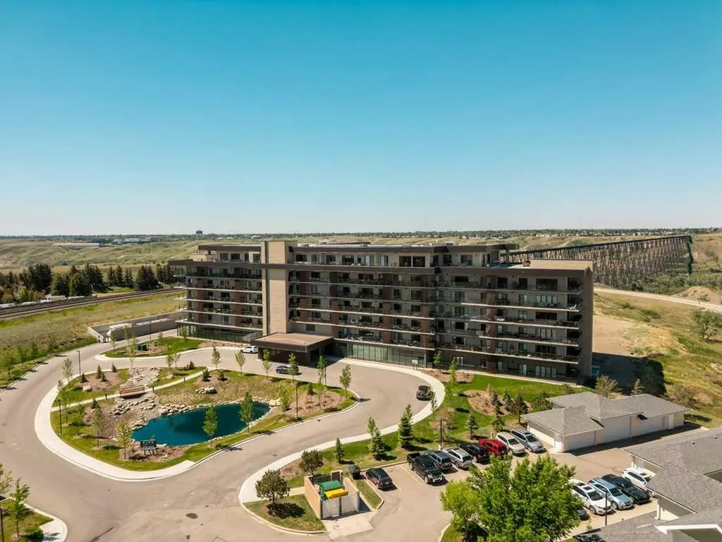 102 Scenic Drive N Lethbridge AB T1H 5L9