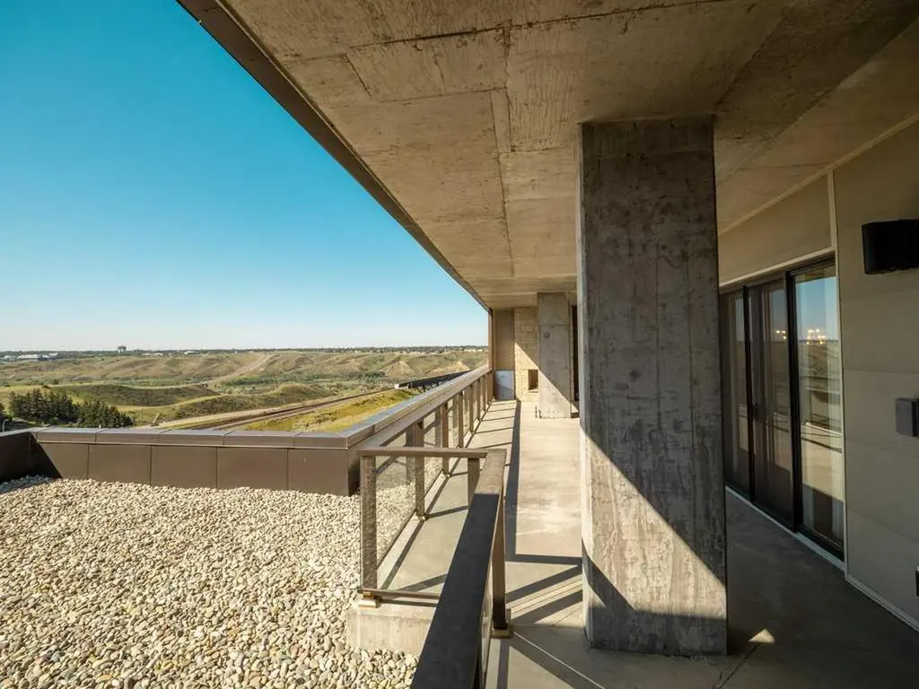 102 Scenic Drive N Lethbridge AB T1H 5L9