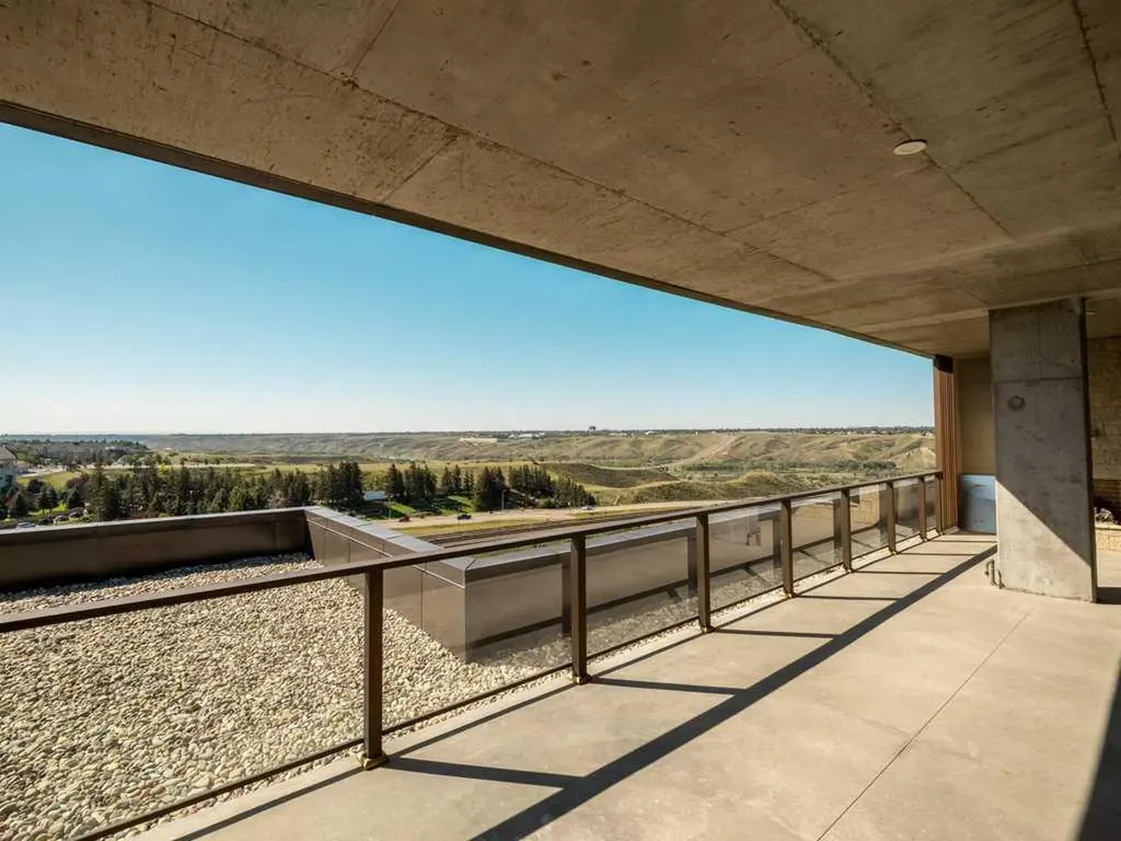 102 Scenic Drive N Lethbridge AB T1H 5L9