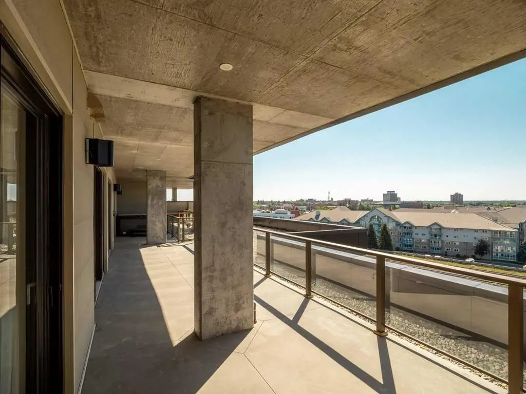 102 Scenic Drive N Lethbridge AB T1H 5L9