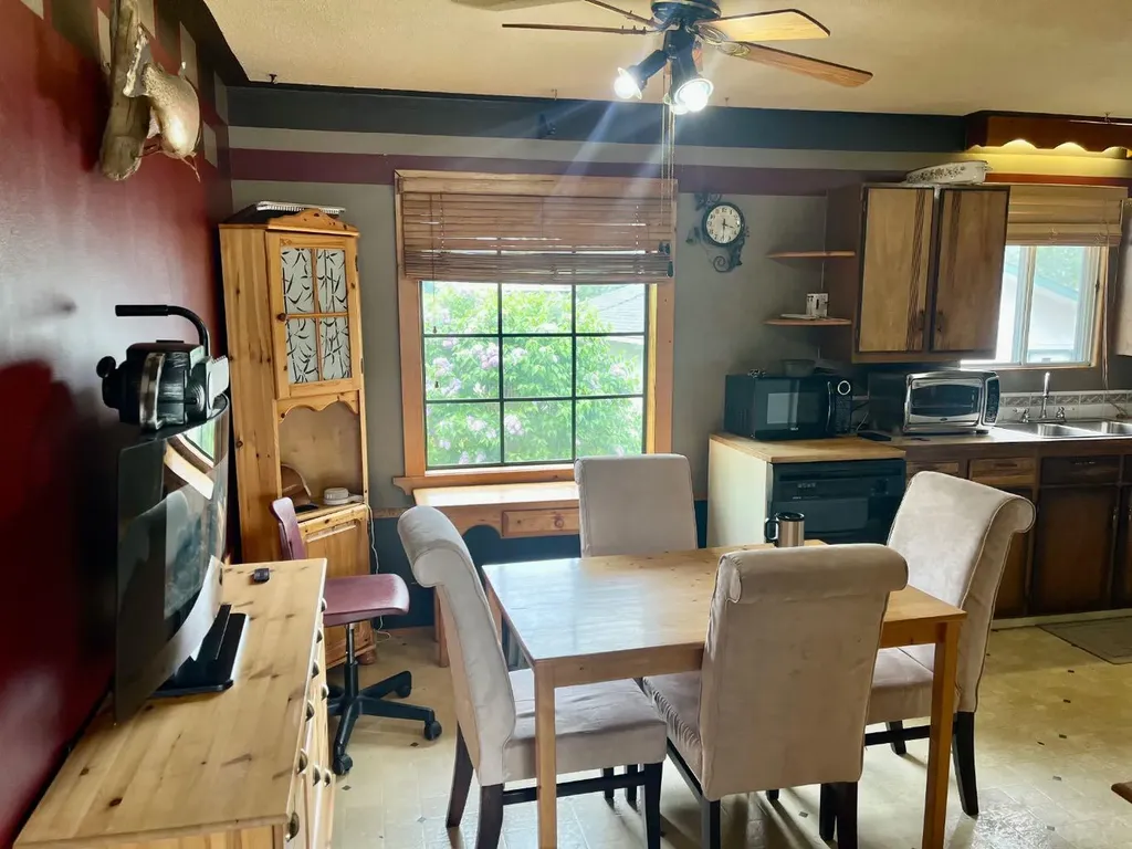 5116 47 Street Rocky Mountain House AB T4T 1M4