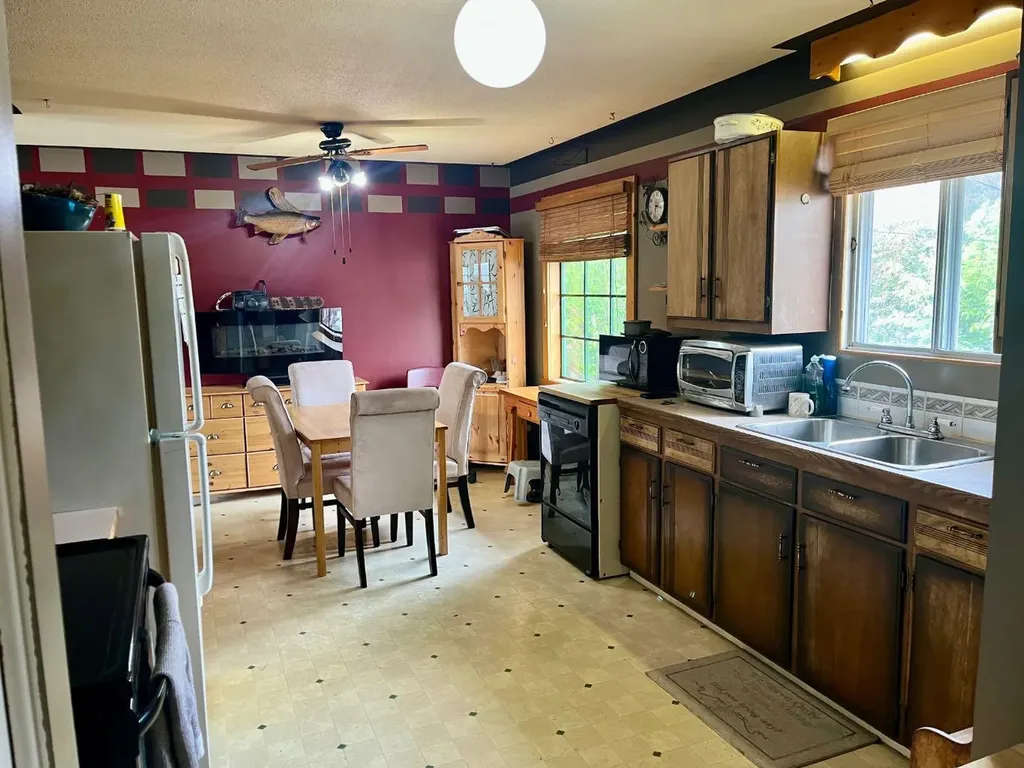 5116 47 Street Rocky Mountain House AB T4T 1M4
