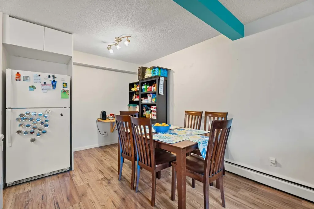 3809 45 Street SW Calgary AB T3E 3H4