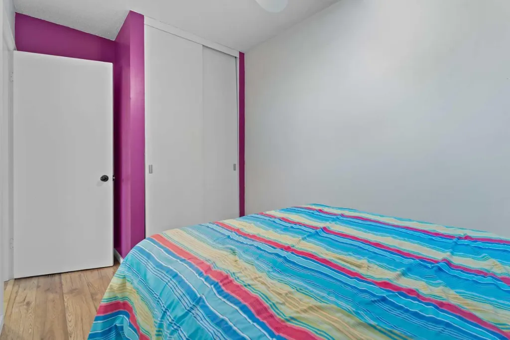 3809 45 Street SW Calgary AB T3E 3H4