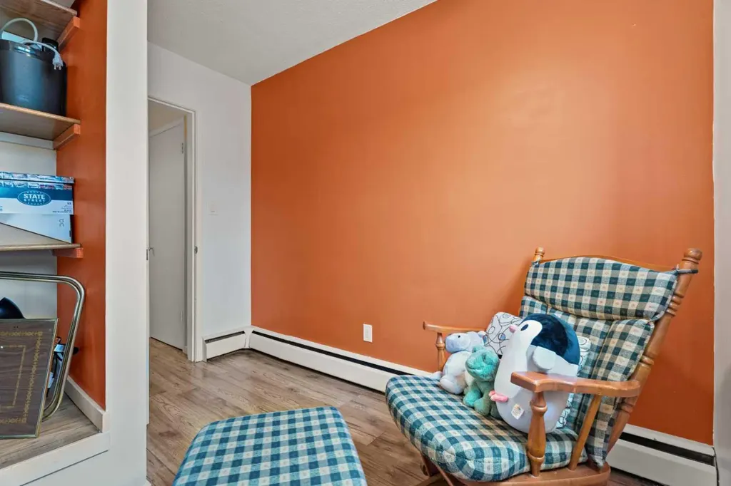 3809 45 Street SW Calgary AB T3E 3H4