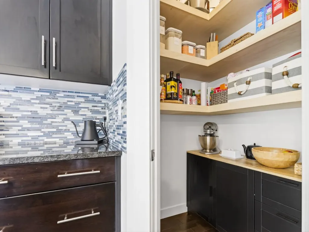 456 Rainbow Falls Drive Chestermere AB T1X 0L8