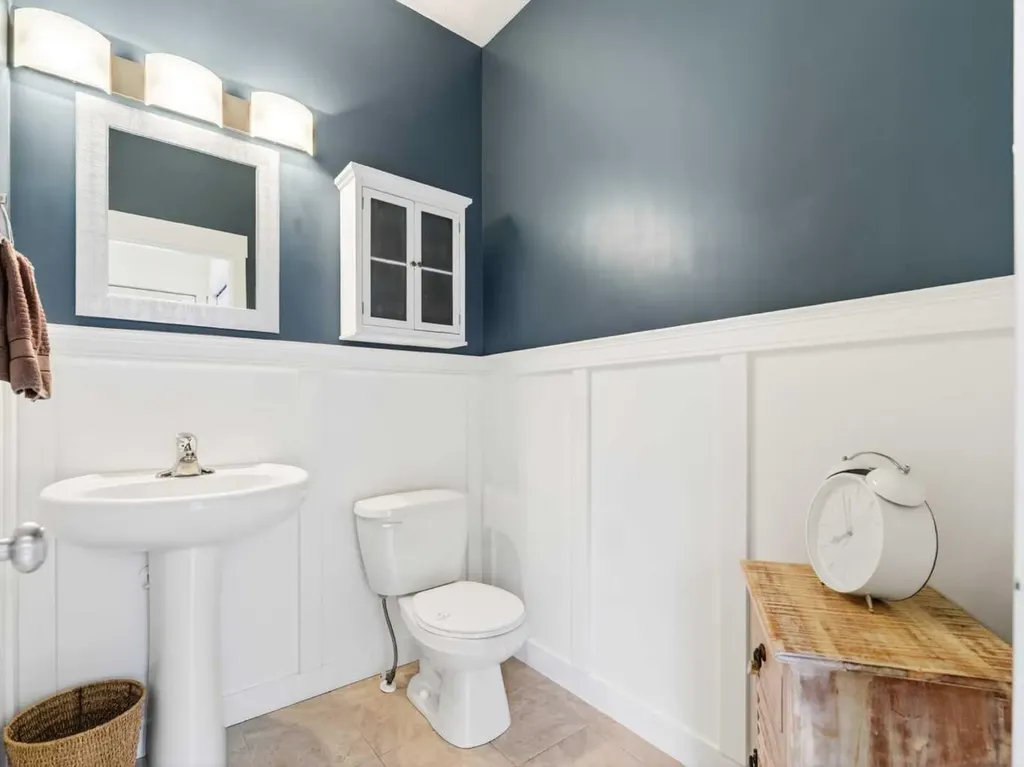 456 Rainbow Falls Drive Chestermere AB T1X 0L8