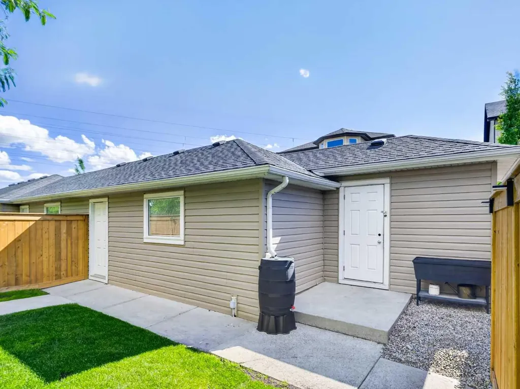 456 Rainbow Falls Drive Chestermere AB T1X 0L8