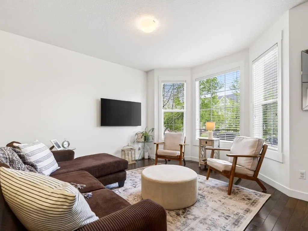 456 Rainbow Falls Drive Chestermere AB T1X 0L8