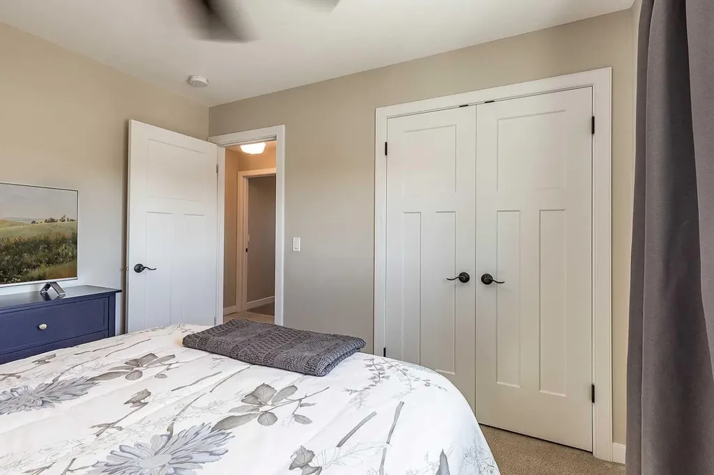 597 Somerside View SE Medicine Hat AB T1B 0R1