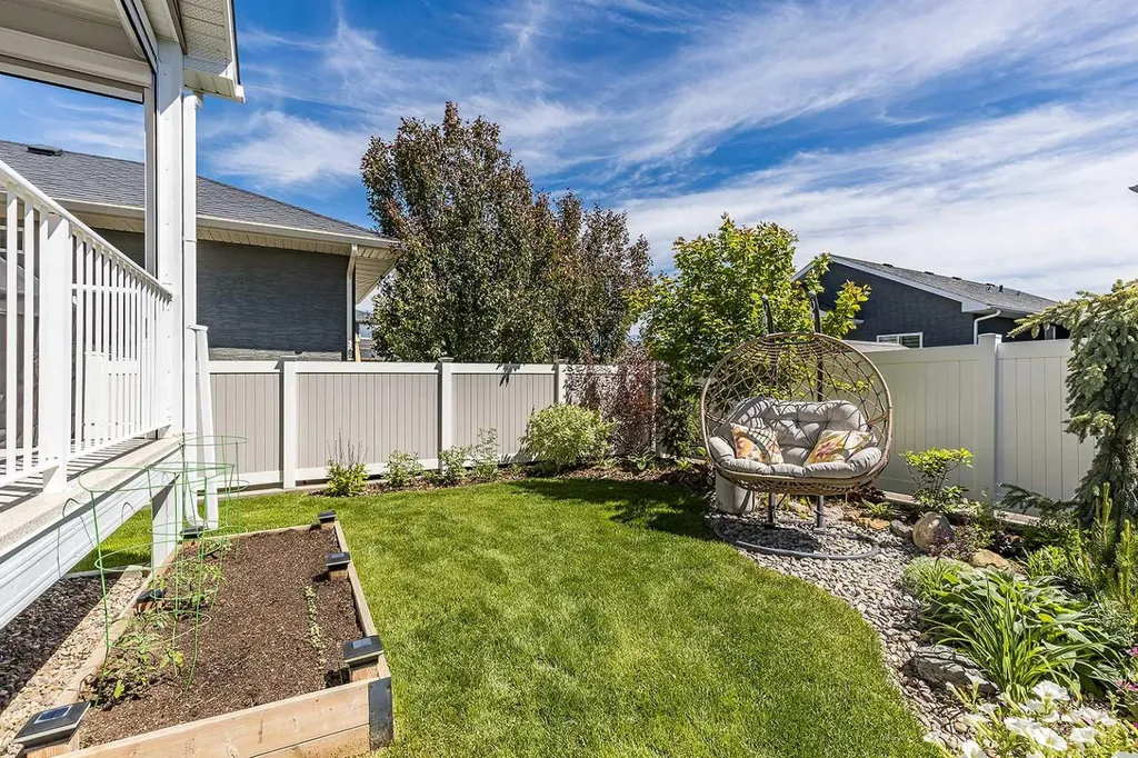597 Somerside View SE Medicine Hat AB T1B 0R1