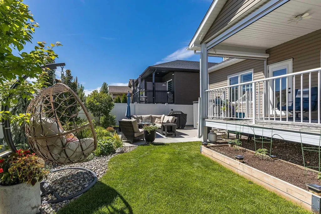597 Somerside View SE Medicine Hat AB T1B 0R1