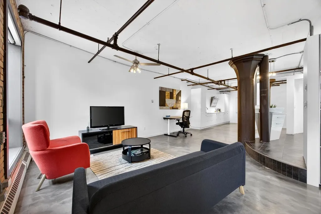 240 11 Avenue SW Calgary AB T2R 0C3