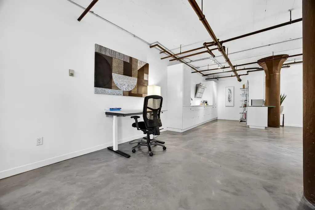 240 11 Avenue SW Calgary AB T2R 0C3
