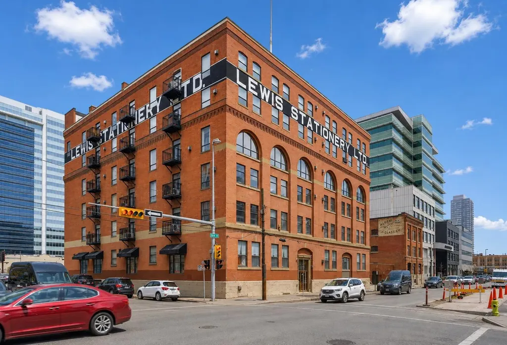 240 11 Avenue SW Calgary AB T2R 0C3