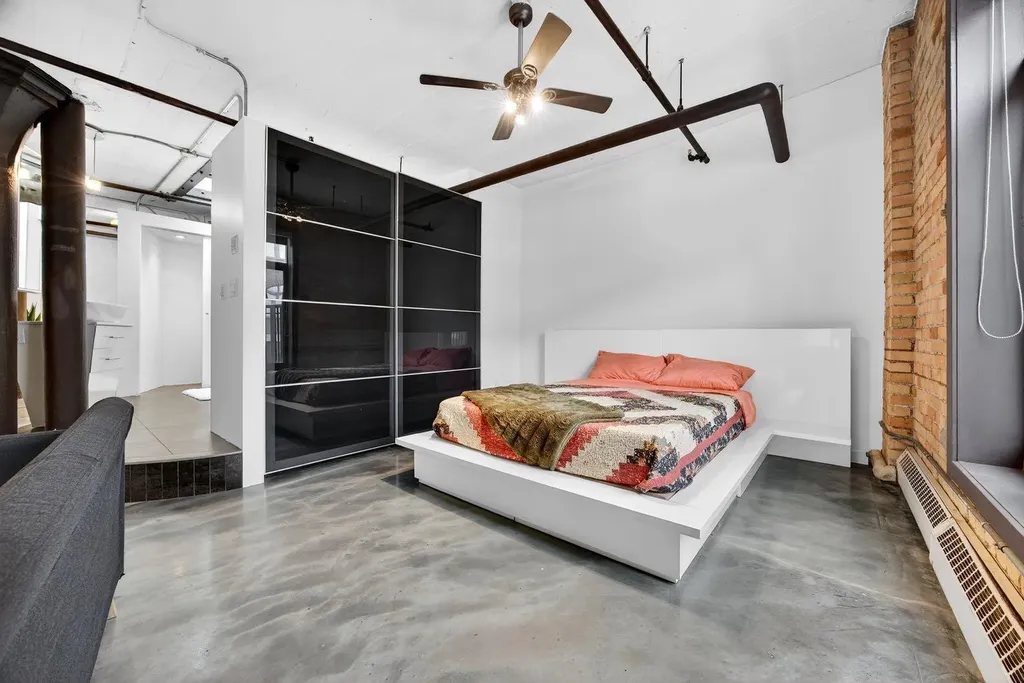 240 11 Avenue SW Calgary AB T2R 0C3