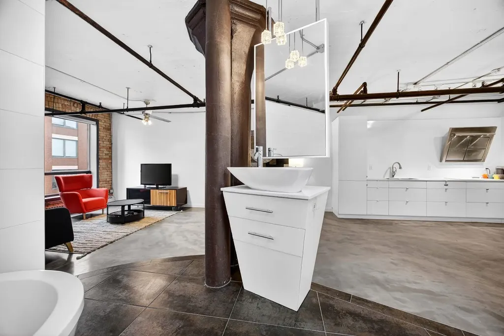 240 11 Avenue SW Calgary AB T2R 0C3