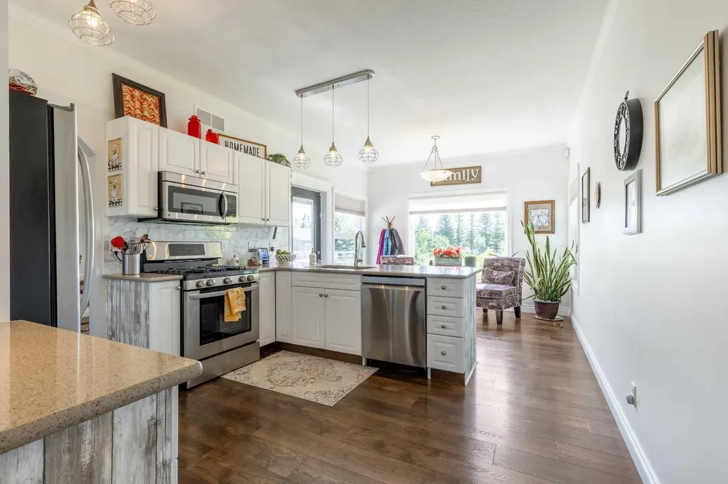 325 8 Avenue Granum AB T0L1A0