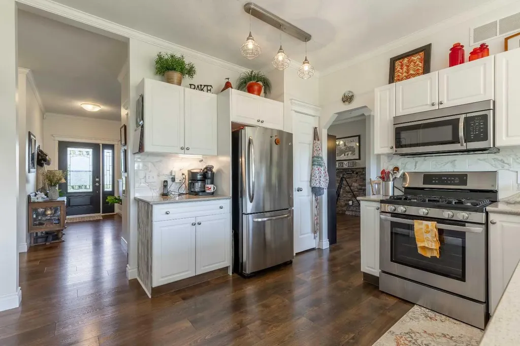 325 8 Avenue Granum AB T0L1A0