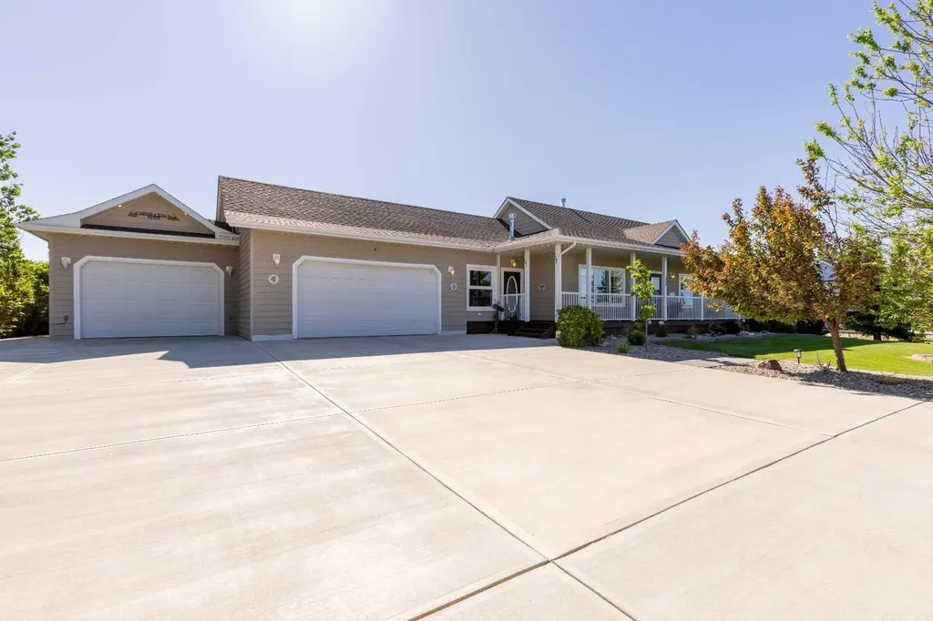 325 8 Avenue Granum AB T0L1A0