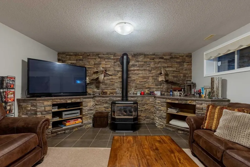 325 8 Avenue Granum AB T0L1A0