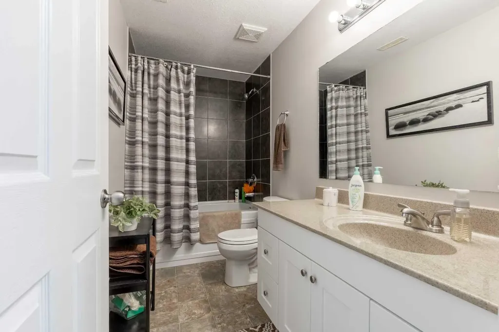 325 8 Avenue Granum AB T0L1A0