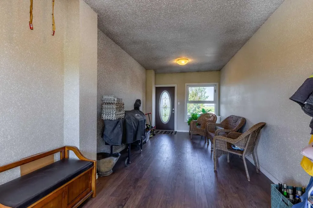 325 8 Avenue Granum AB T0L1A0