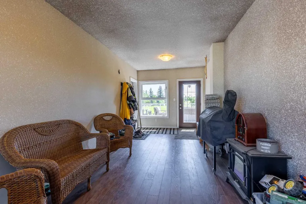 325 8 Avenue Granum AB T0L1A0