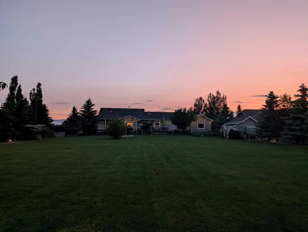 325 8 Avenue Granum AB T0L1A0