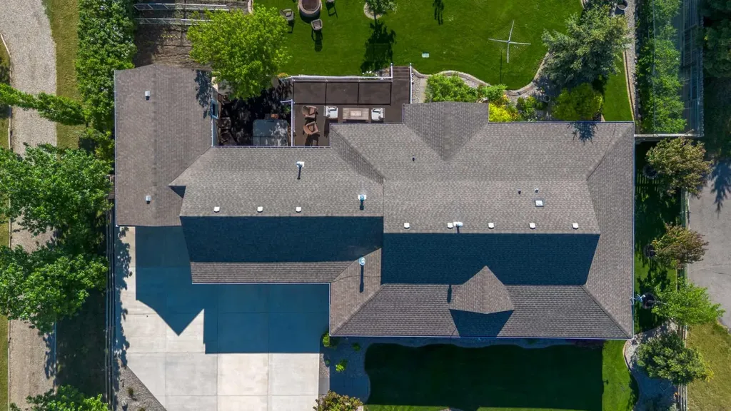 325 8 Avenue Granum AB T0L1A0