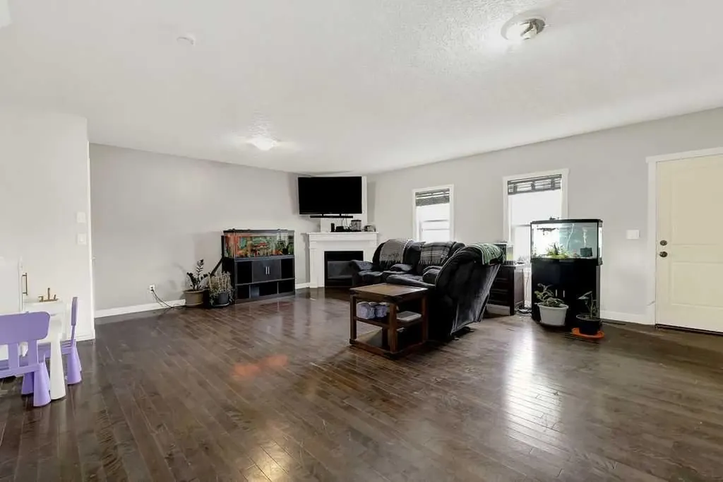 9468 93 Street Wembley AB T0H 3S0