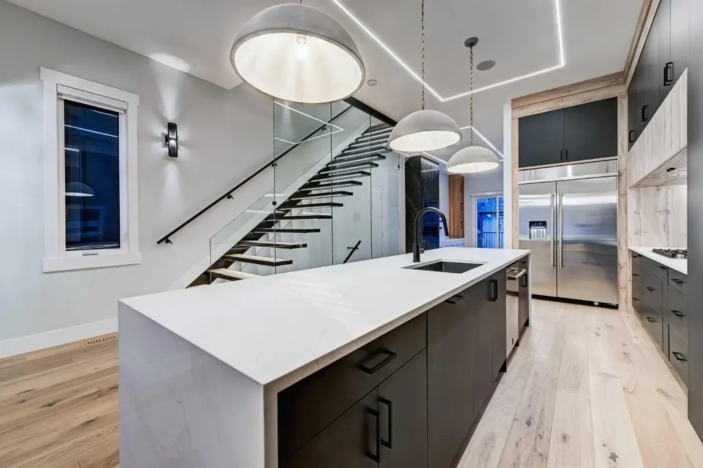 1904 13 Street SW Calgary AB T2T3P6