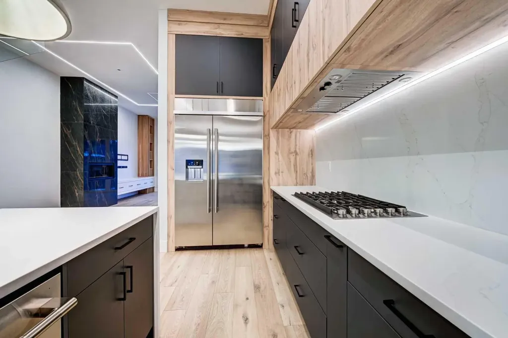 1904 13 Street SW Calgary AB T2T3P6