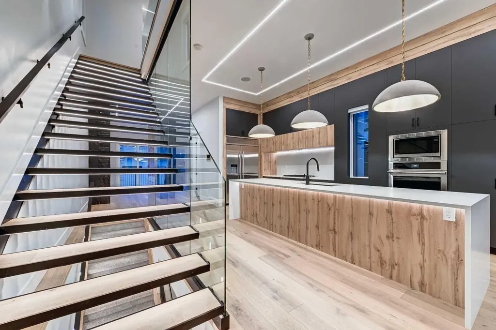 1904 13 Street SW Calgary AB T2T3P6
