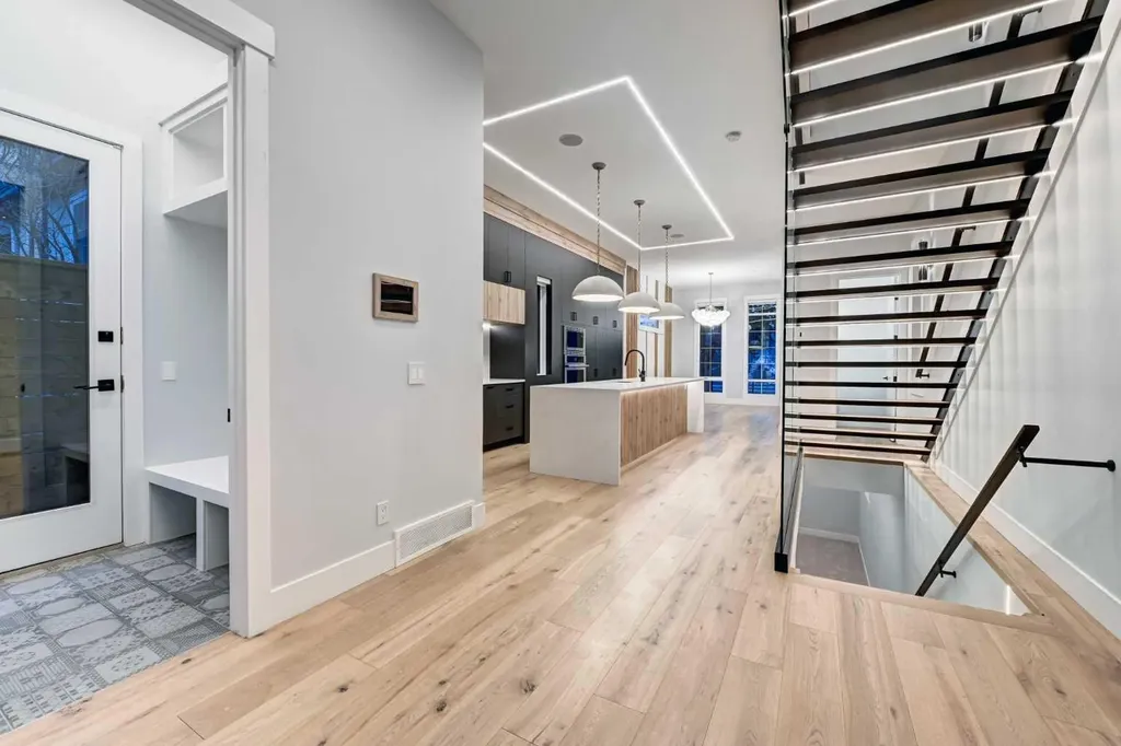 1904 13 Street SW Calgary AB T2T3P6