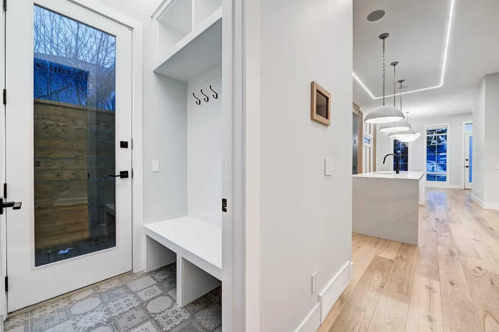 1904 13 Street SW Calgary AB T2T3P6