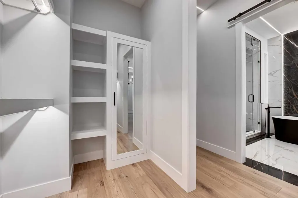 1904 13 Street SW Calgary AB T2T3P6