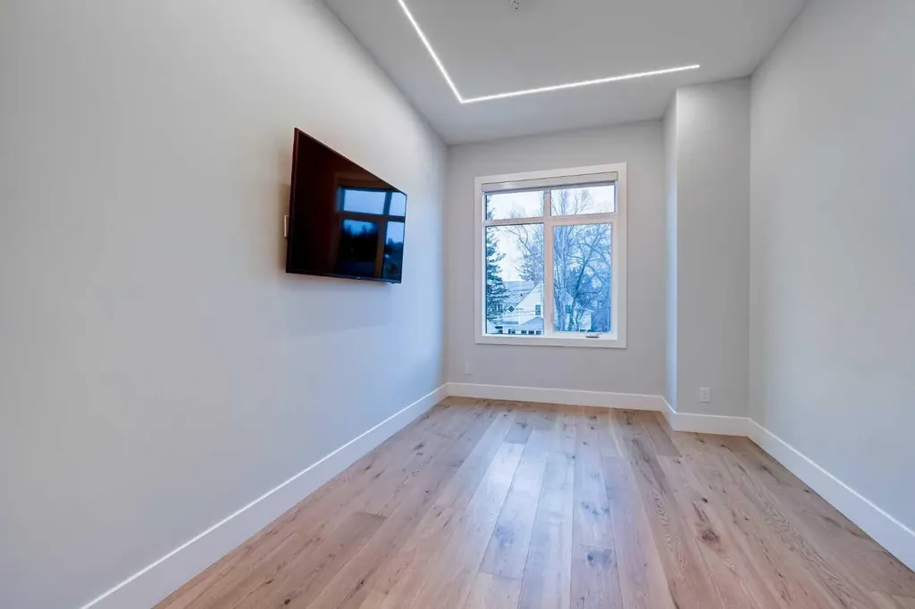 1904 13 Street SW Calgary AB T2T3P6