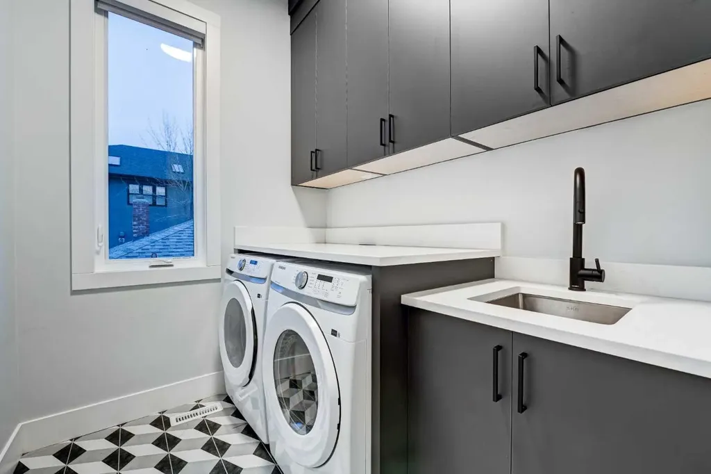 1904 13 Street SW Calgary AB T2T3P6
