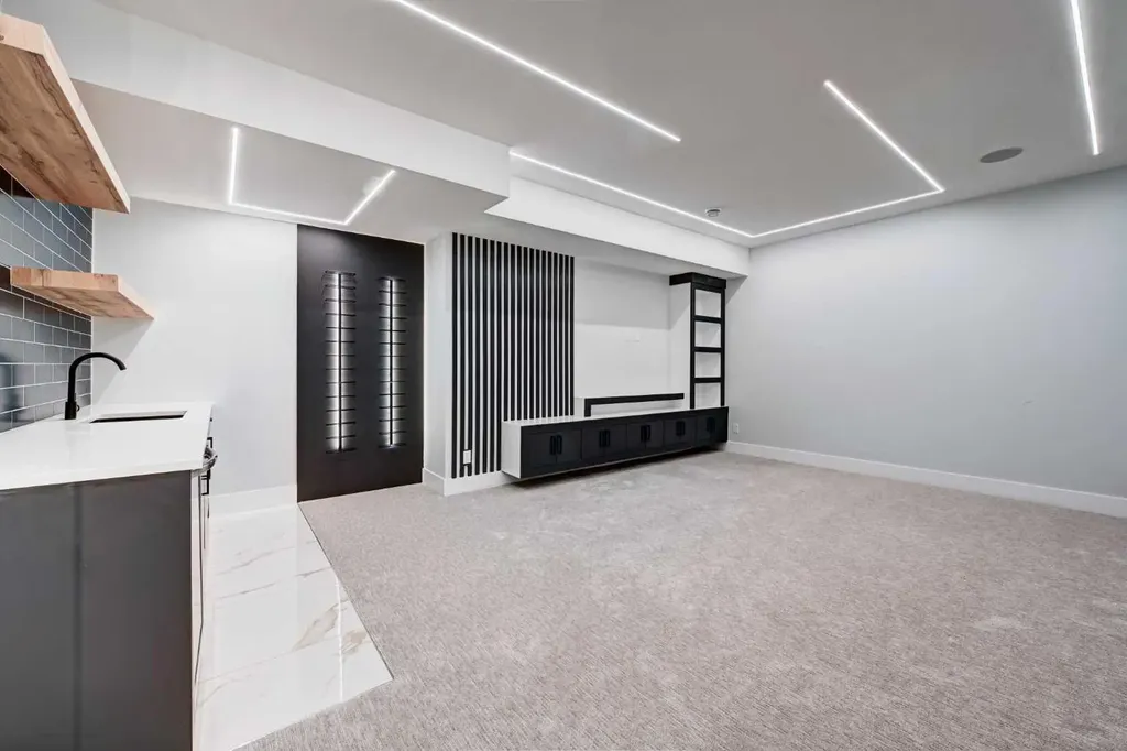 1904 13 Street SW Calgary AB T2T3P6