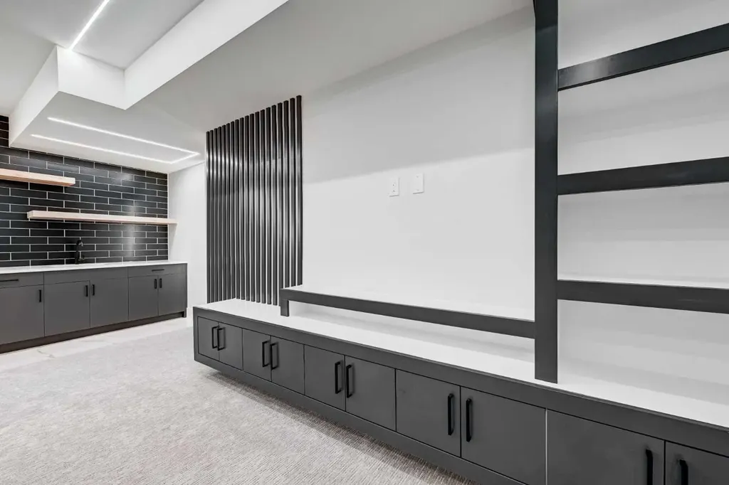1904 13 Street SW Calgary AB T2T3P6