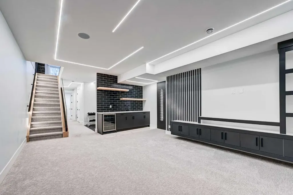 1904 13 Street SW Calgary AB T2T3P6